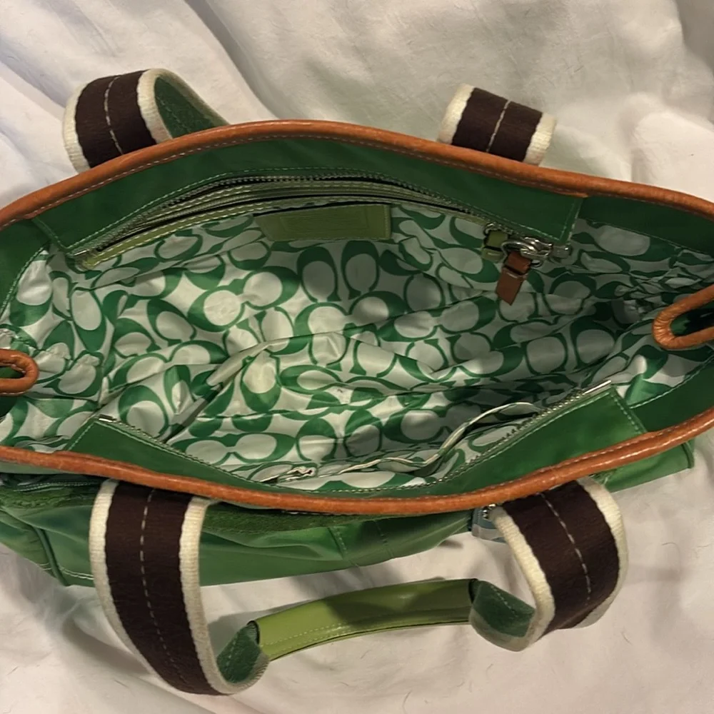 Woman’s Coach Handbag - Picture 2 of 3
